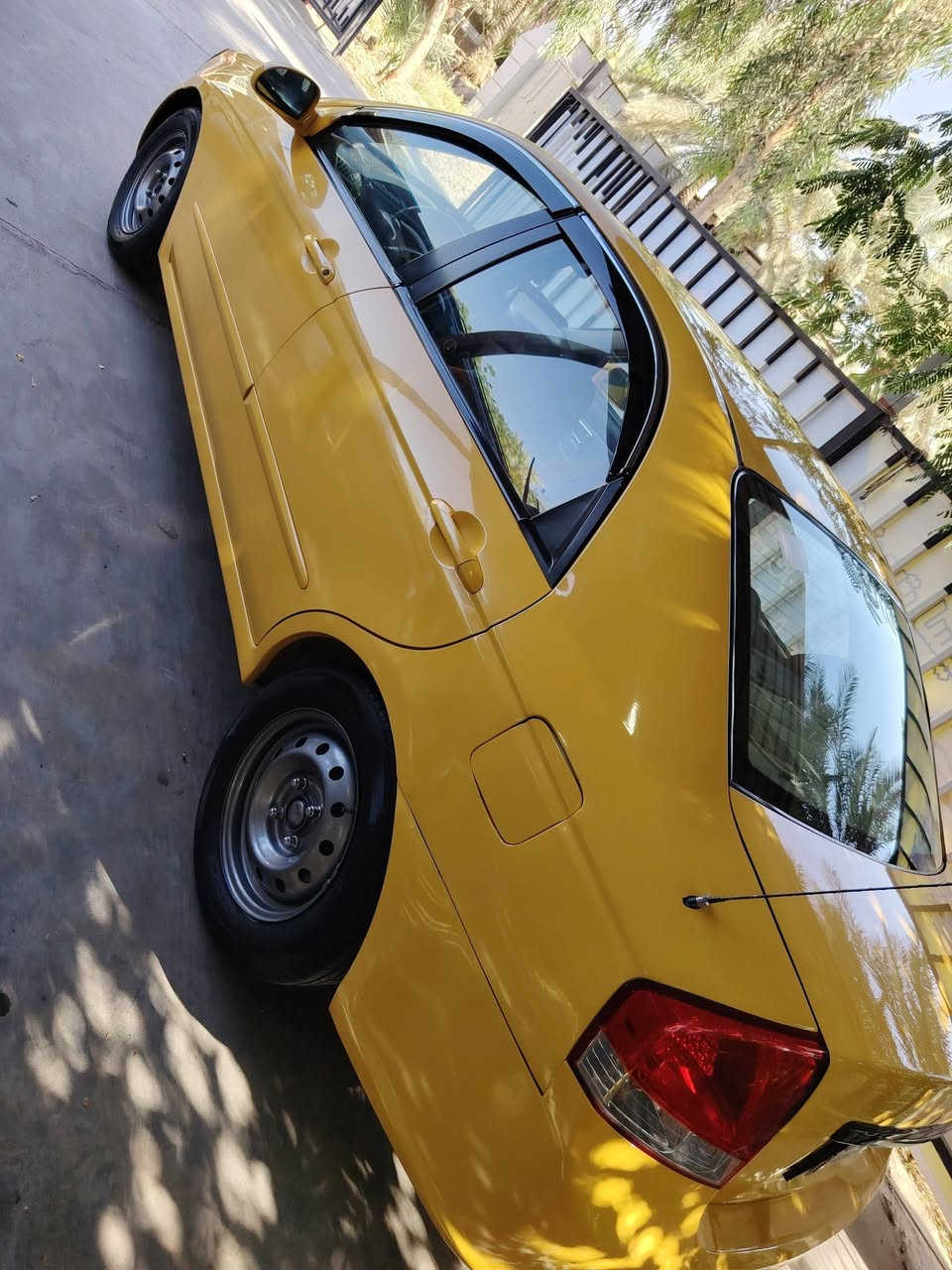 السلام عليكم سيارة كيا سبكترا موديل 2009 رقم بابل مصفرة هيئة وغرامات بيهه منضومه غاز حادثهه خلفي قبق جنطه مبدل السيارة صبغه اولئ بلاديه نضافه فول جاهزة للاخير مكاني بابل ابي غرق *********** السعر 75 ورقه وبيهه مجال حك الجيه
