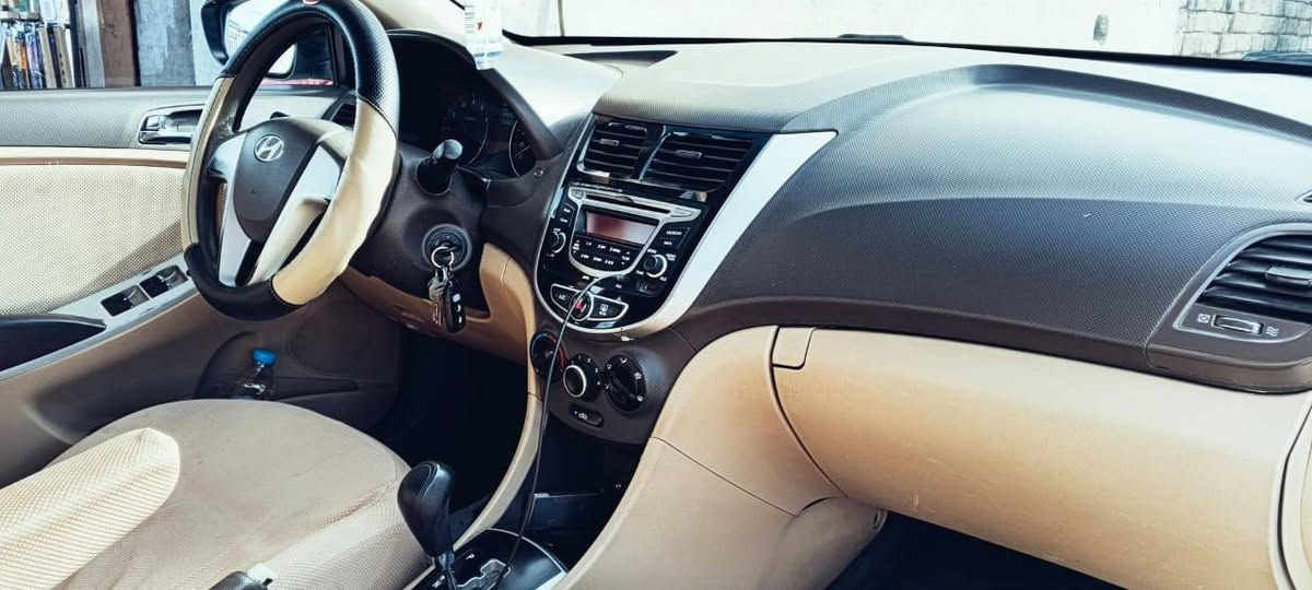 اكسنت موديل ٢٠١١
رقم اربيل

بيه مكانين كرت الاول بالجاملغ الامامي للسكن

والثاني جوا قبغ البنزين 

وبيه ملاحظة تعديل جوا الباب الخلفي للسكن مبينه بالصورة

 والمحرك 16

والهزه جديدة 

والسنوية بإسمي شرط تحويل 
السعر110$

***********
