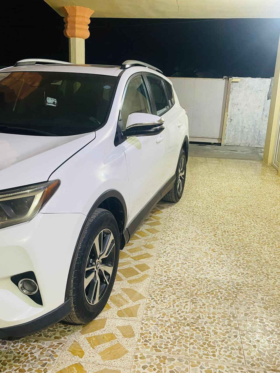 السلام عليكم
راف فور ٢٠١٧ وارد امريكي
مواصفات
فور ويل
تنته
كامرا
حساسات
رادار
حساس مسار
سيارة حلوه ونضيفه
السعر ١٧٠
وبيها مجال
***********
