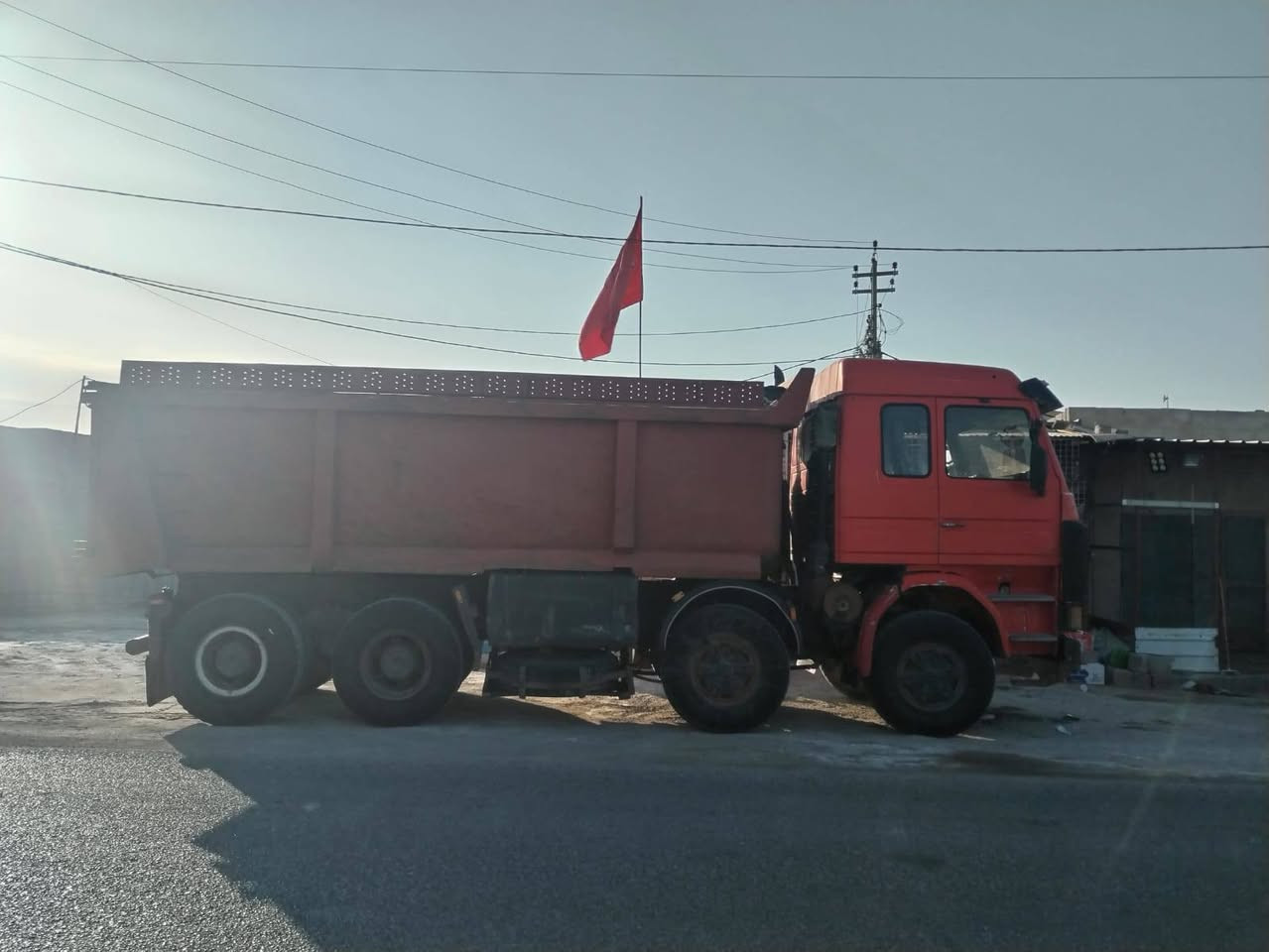 🔴سكانيا لكزس للبيع (البصرة الزبير)
-محرك ثمانية بم كهربائي
-كير 900 3x3 
سيارة جديدة،تبريد بلاد،سنوية ما منتهية ،شرط التحويل 

اتصال : ***********
