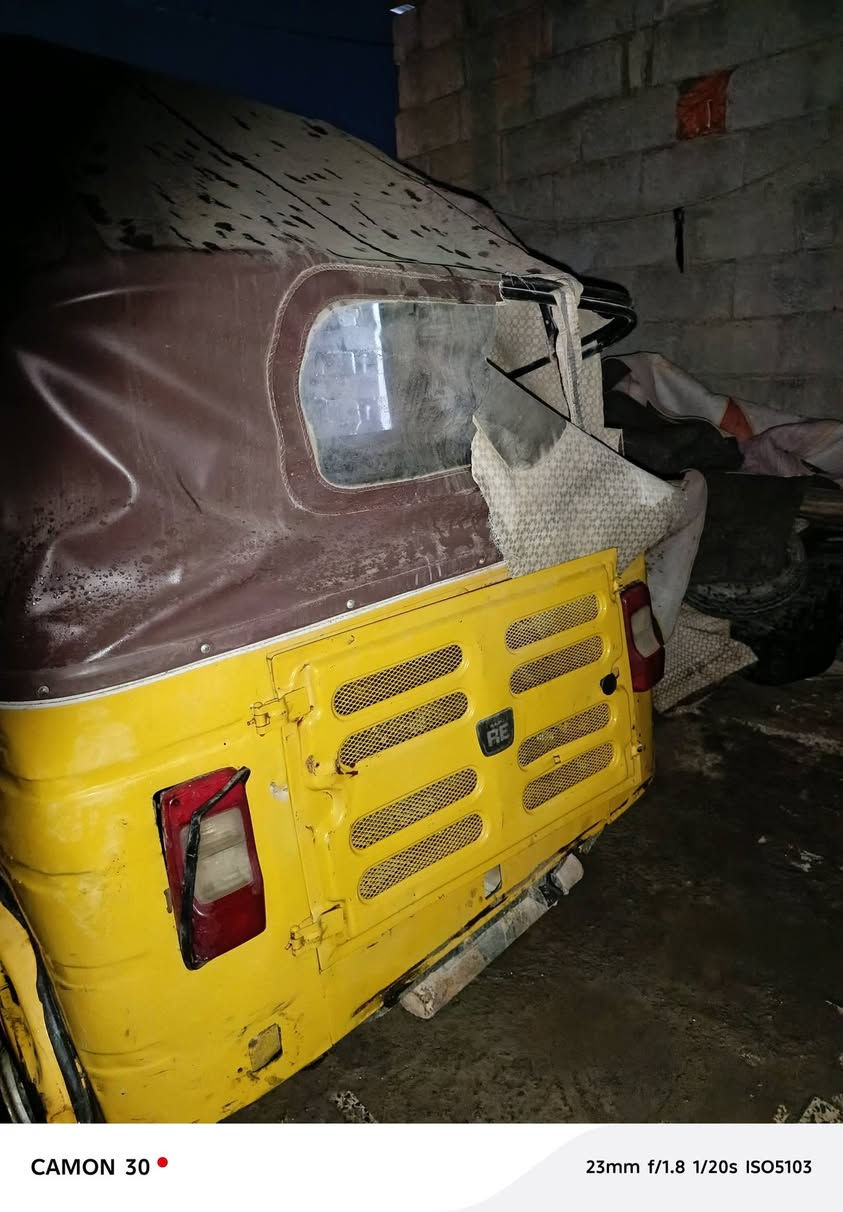 تكتك 20 رقم نكليزي سعر 5250 قفله
بغداد قرب صيطره الشعب
