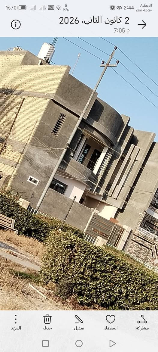 السلام عليكم بيت للبيع بناء حديث درجه اولى 
والتفاصيل توجد داخل المنشور وعند رؤية البيت توجد تفاصيل اضافيه للبيت .البيع مع الاثاث بسعر او بدون الاثاث بسعر والرجاء الي مايشتري لايتعب روحه ويعلق لان اعرف كم واحد هسه يكول كاتب جريده وماكاتب السعر هذا شي خاص بيه عزيزي وانه ممنون منك🌹 الموقع خلف مدرسة الاستقلال  في الصوب الصغير جيران عماد ابو الثلاجات للاستفسار مراسلة الصفحه او الاتصال على الرقم ***********

