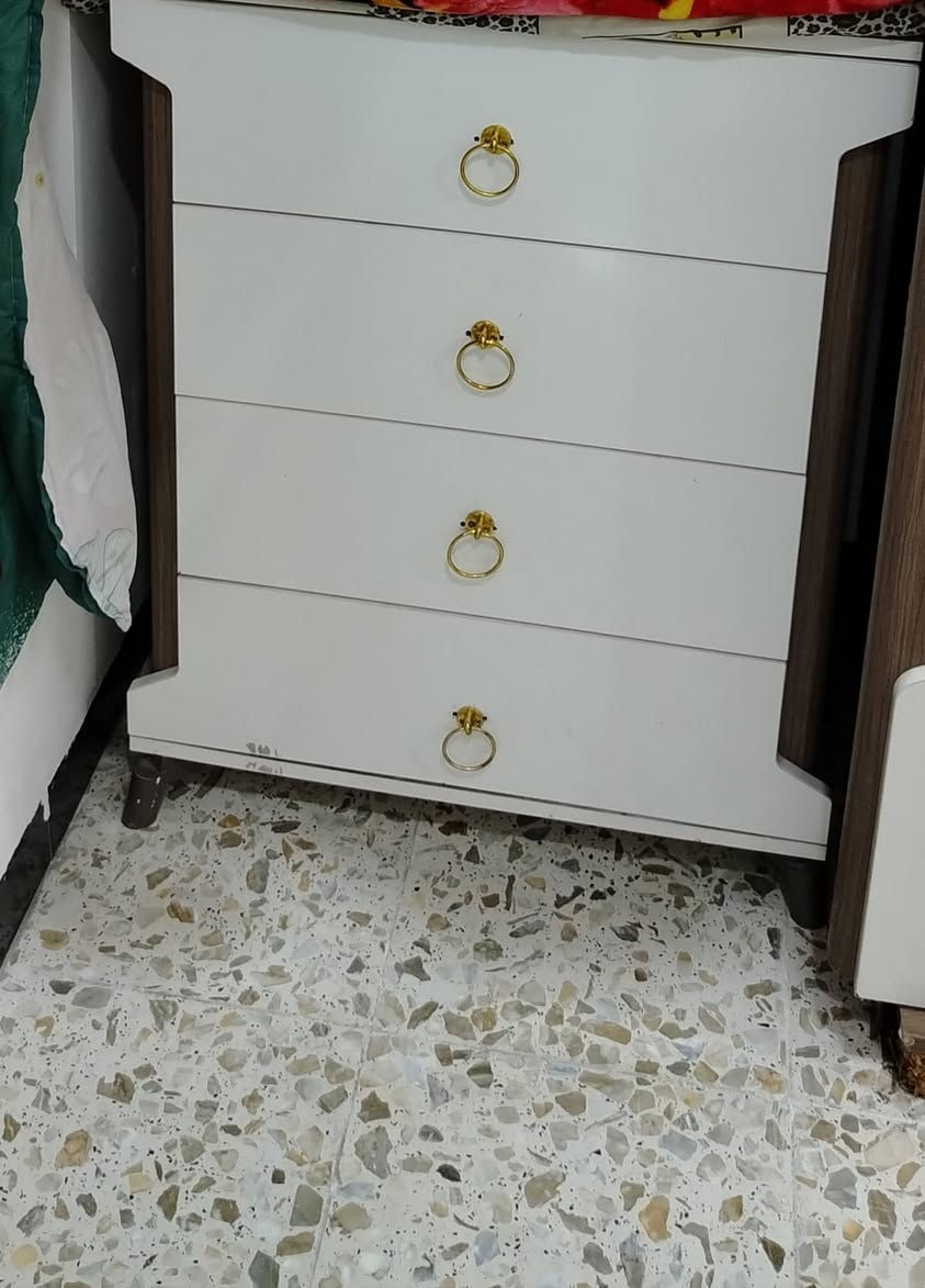 أثاث بيت كامل للبيع بأسعار مناسبة للبيع لغرض السفرررر   اي قطعه تعجبك راسلني واتساب متفرغ اي وقت 
***********.  موقع الاثاث بغداد الغزاليه
