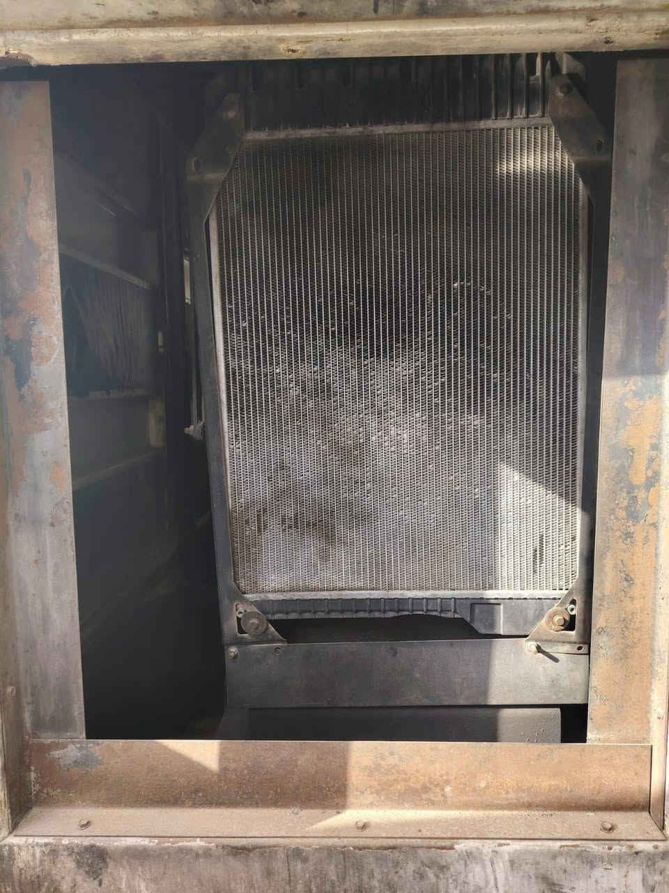 للبيع مولد بيركنز 100Kve أنكليزي سومو ٦ سلندر م بدون تبخير ولا تنقيص ولا نضيح والكاتم مالتها جدآ نظيف أما بيع أو مراوس بمولد أصغر ٦٠ او ٦٥ او ٧٠ kve لأن ماعندي مكان للمولد مالتي 
مكان المولد ميسان العمارة قطاع ٣٠
للأستفسار أكثر الأتصال على هذا الرقم وتدللون
***********
