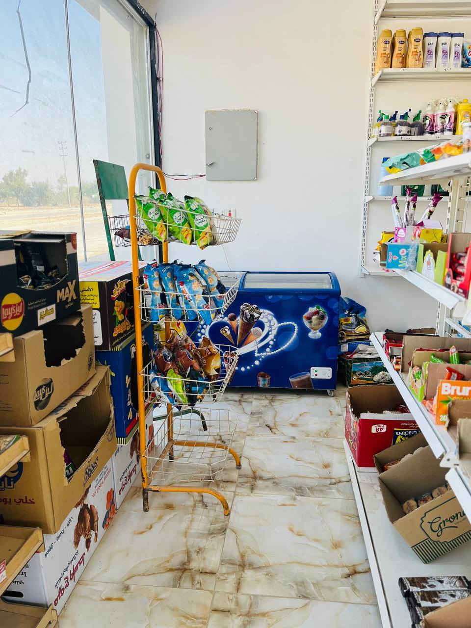 سلام عليكم اسواق للبيع ابيع شلع مكانه كوت زين القوس شارع سيد يعقوب رقم مبايل ***********
