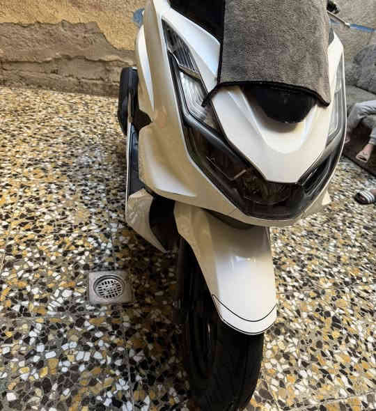 يالله بي سي اكس جيل الرابع وارد كوري كفالة عامة مكينتهة 125خرسة لدراجة متنسمع بعدهي بحالة الوكالة سعرهة 18$قفل بدون عملة ***********بدون مراوس
