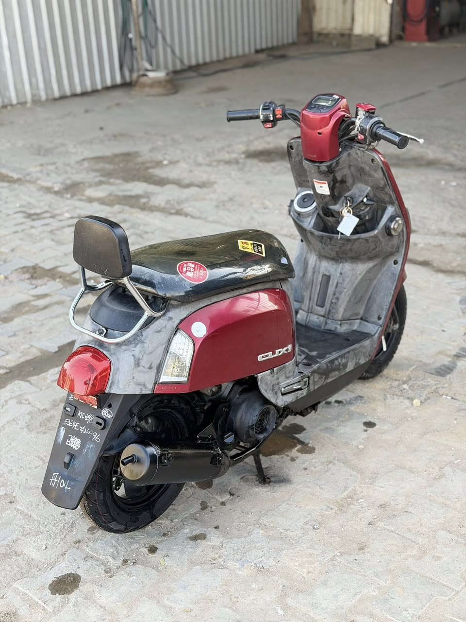 سلام عليكم ماكس بوليس للبيع موديل 2010دراجه جديده مكينه مامفتوحه ختم واحد ويه المكينه دراجه نوزل حلوه وناعمه السعر900 وبيها مجال مامتواجد عل النت اتصل وبيك خير ودلل***********
