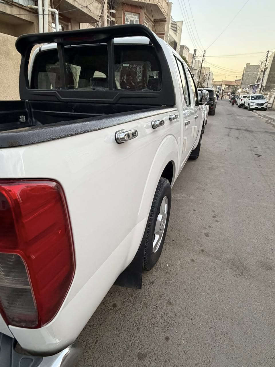 للبيع نيسان نافاره 2009 خليجي كير عادي محرك بلادي بحالة ممتازة مكفولة من الضربة والتبديل رقم سليمانية الجديد هزة وبراد وغرامات وسنوية كلة جديد السيارة جاهزة مناقصه شي الحمدلله 
السعر (110) بيه مجال بسيط 
العنوان (بغداد /الكرخ)
للتواصل (***********)
