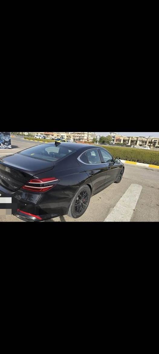 📢 إعلان بيع سيارة مميزه

للبيع  او مراوسGenesis G70 سبورت برستيج 
— محرك 3.3T  
حادث جاملغ وبنيد صور الحادث و السونار خاص 
رقم اربيل تحويل او  وكالة 
🔹 الموديل: 2022 
🔹 الفئة: Sport Prestige (أعلى فئة)
🔹 المحرك: 3.3L V6 Twin Turbo
🔹 القوة: حوالي 370 حصان 🔥
🔹 الگير: أوتوماتيك 8 سرعات
🔹 نظام الدفع: (خلفي المرغوب 2wd)
🔹 الممشى: 52,000 ميل 
🔥 المواصفات الكاملة:
⚙️ الأداء:
وضعيات قيادة متعددة (Sport / Comfort / Eco/sport+)
شفتات ستيرن (Paddle Shifters)
نظام تعليق رياضي مريح وثابت
نظام اكزوز رياضي صوت متغير عند تبديل وضعيات القياده
🛋️ الداخلية والفخامة:
مقاعد جلد مميزه بالون الاحمر +متغيرة عند تبديل وضعيات القياده
تبريد وتدفئة للمقاعد الأمامية
ذاكرة مقاعد + تحكم كهربائي كامل المقاعد الامامية
ستيرن كهرباء+خزن وضعية +تدفئه ستيرن +نظام الاهتزاز عند التحذير
داخل كاربون وجلد فخم جدا مع احزمة حمراء رياضية مميزه
سقف وتكم كنتارة بالكامل 
إضاءة داخلية (Ambient Lighting)
📺 التكنولوجيا:
شاشة معلومات وترفيه كبيرة
نظام صوت فاخر (Lexicon) 🔊
Apple CarPlay + Android Auto
شحن لاسلكي للموبايل
دشبول شاشة + كامرة عند الانعطاف
🚗 الأمان والمساعدة:
رادار أمامي+قيادة الية + مثبت سرعة ذكي
نظام الحفاظ على المسار
تحذير النقطة العمياء
فرملة طوارئ أوتوماتيكية
كاميرات 360 درجة
حساسات أمامية وخلفية 
🌟 إضافات:
فتحة سقف بانوراما 
تشغيل بصمة + دخول ذكي
تشغيل عن بعد 
مرايا كهربائية قابلة للطي
جنوط رياضية قياس كبير
السيارة جاهزه بدون اي نقص او مسج

السعر 223 وبيها مجال بسيط جدا 

للاستفسار:- مكان السياره بغداد الصليخ *********** بغداد, العراق
