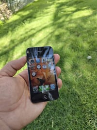 ايفون 4 الاصلي  جهاز نظافه ممتازه الشراي يتصل  07848889699 07780404255...