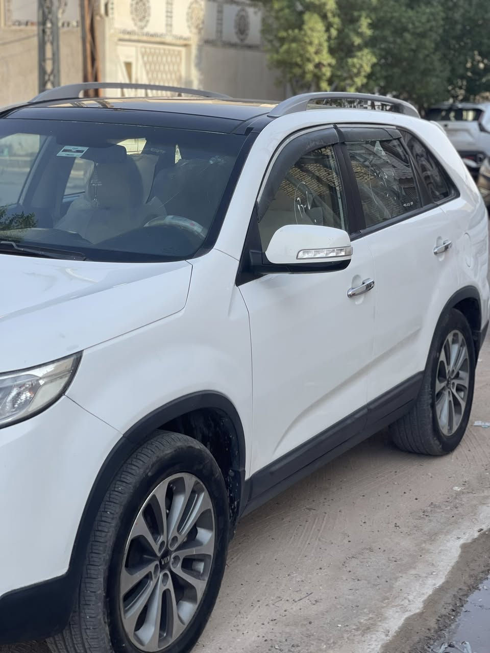 كيا سورنتو مديل ٢٠١٤ شكل ٢٠١٥ 
السعر160$بيها مجال
فول ١/١ 
لون ابيض مكفوله
سبعة راكب 
فتحة بنوراما 
كير ستة نمر 
الإطارات حجم 19 
حساسات أمامية خلفية 
اشاير يالمري 
كامرة خلفية 
بردات أصلية في الأبواب الخلفية 
إنارة داخلية محيطية حمراء اللون 
كرسي السائق كهربائي 
ثلاث قطع تبريد 
اللون ابيض 
بصمة دخول وبطمة تشغيل 
الرقم شمالي 
الانارة الامامية لد نهاري
الانارة الخلفية ائدي 
السيارة نظيفة جدا
المحرك 4
‏مكانها نجف
رقم ‏*********** / ***********
‏أبيع مستعجل مع جزيل الشكر
