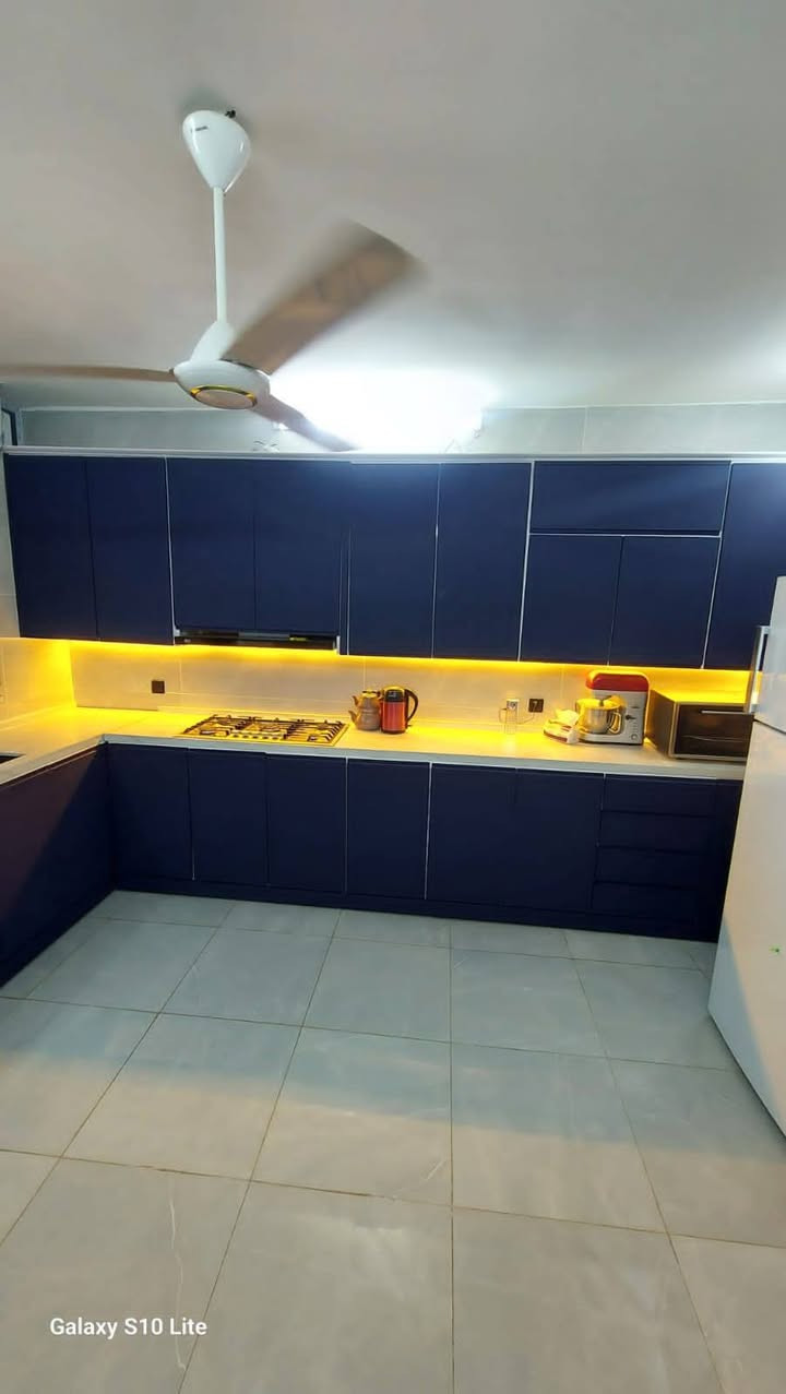 نموذج من اعمالنا المنفذة من المطابخ الداخل المنيوم و الخارج ابواب HDF و المرمر كوارتز طبيعي..و متوفر كذلك المطابخ الالمنيوم

العمل يكون مبطن و المقطع محشى حديد مغلون و جسوره بالكامل 
نشتغل حسب الطلب و بمختلف الأذواق، من البسيط للعصري، 

نلتزم بالدقة في العمل، سرعة الإنجاز، و ضمان يرضيك قبل أي شي و نهتم بأدق التفاصيل
حوّل مطبخك لمساحة أنيقة وعملية مع لمسة فخامة تدوم 

لمعرفة التفاصيل يرجى مراسلة الصفحة او الاتصال ***********  متوفر واتساب 
#بغداد_ أبو غريب  نعمل بأي مكان
