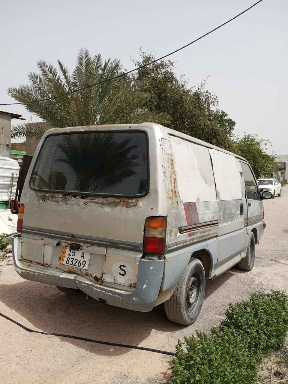السلام عليكم ورحمة الله وبركاته سيارة للبيع ميتسوبيشي فان رقم دولي 15  السعر 20 ورقة وبيه مجال العنوان الدورة عرب جبور قرب معمل غاز الرحمن شرط التحويل رقم الهاتف ***********

