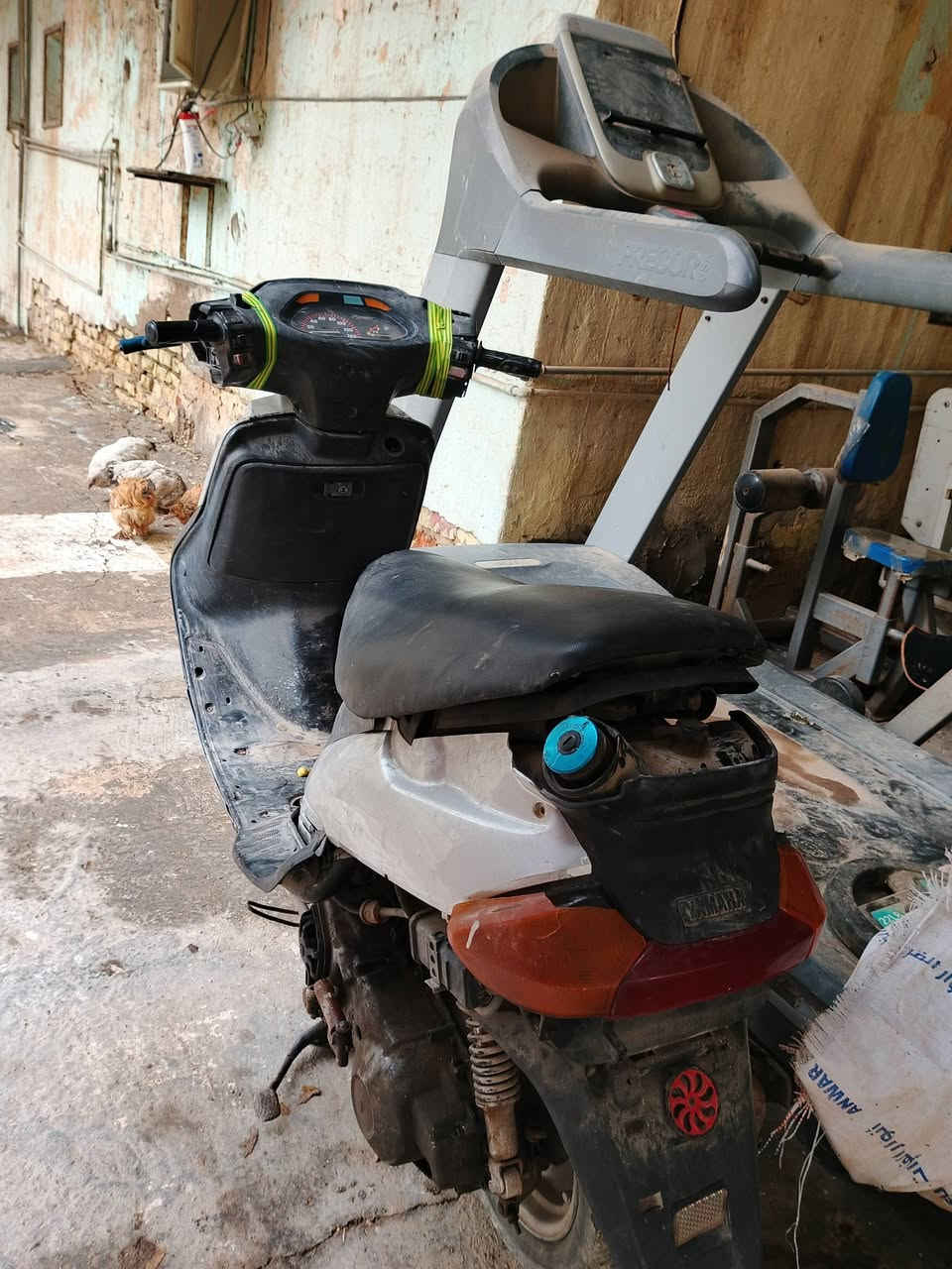 السلام عليكم دراجة كايمة للبيع ابيع واقع حال يعني السعر 90الف العنوان سبع قصور الاوسمة رقم ***********
