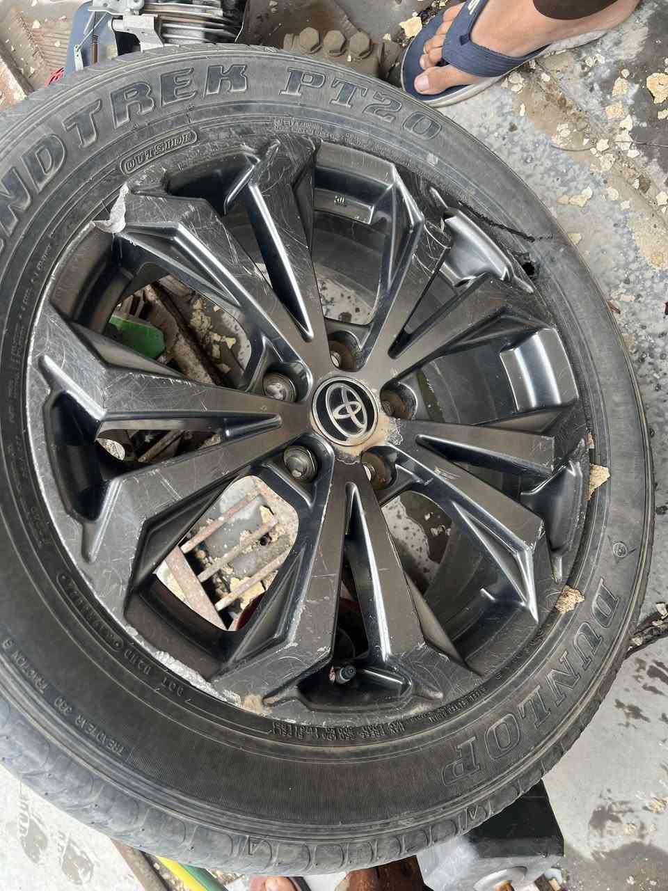 سلام عليكم ماطور مروحه راف فور 2022 شغال ع فحص السعر ١٠٠ وبي مجال ويل راف ور يحتاج تصليح الاتصال ع رقم ***********
