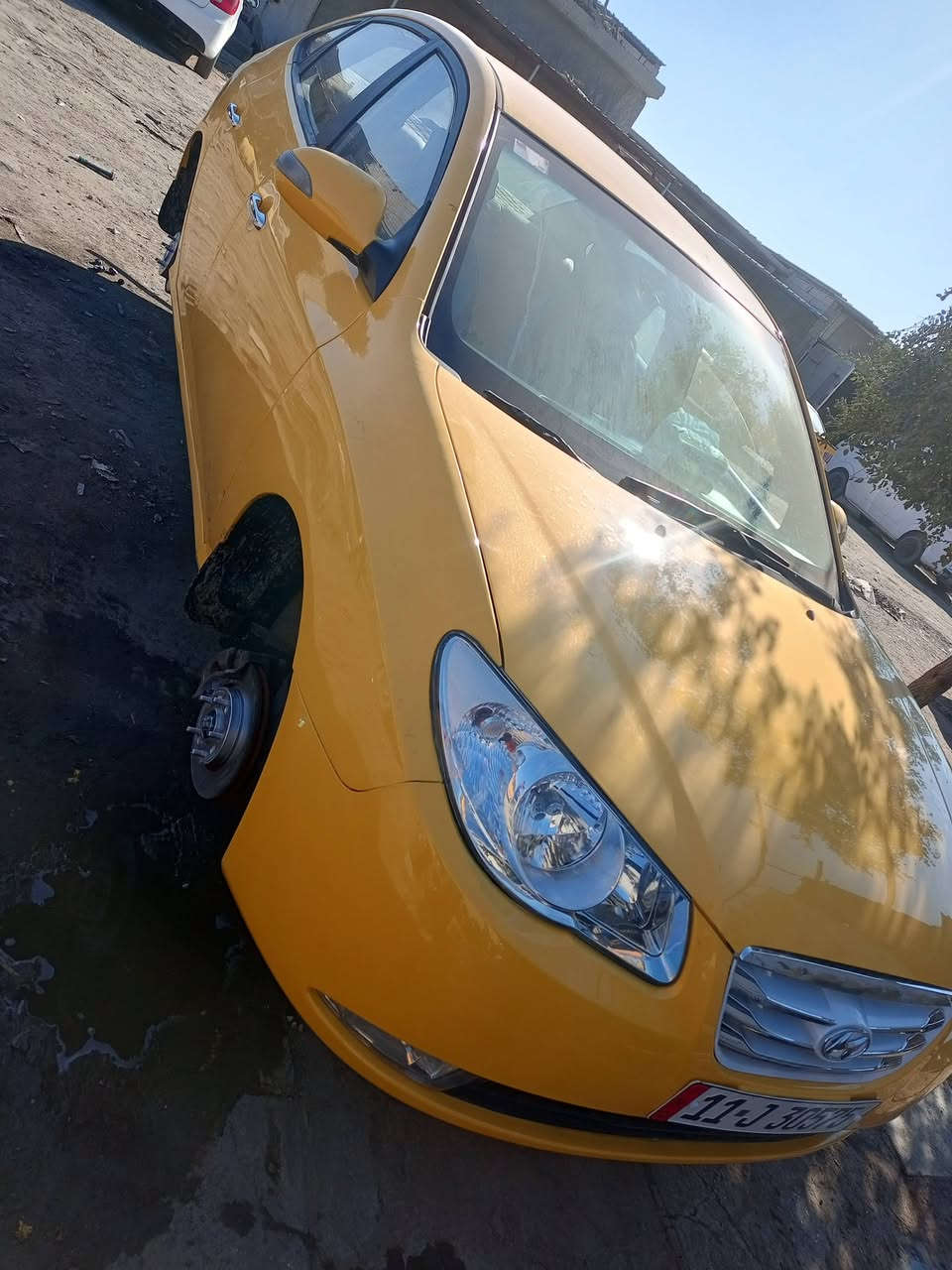 سيارة البيع الموديل 2011
المواصفات خليجي كير و مكينة جديد 
الهاتف ***********
