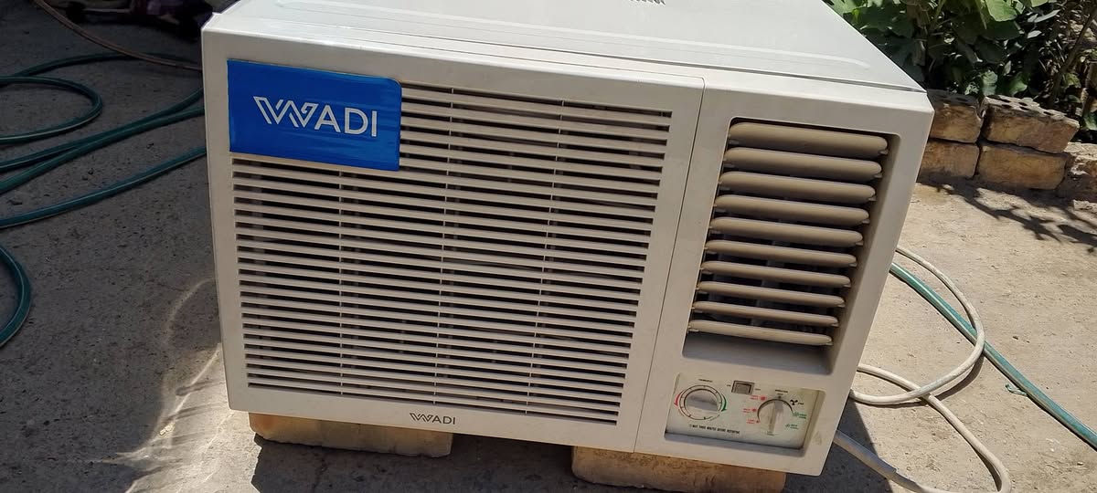 مكيف اخو جديد طنين مكان بغداد على الفحص ٢٢٥ الف ***********بي واساب

