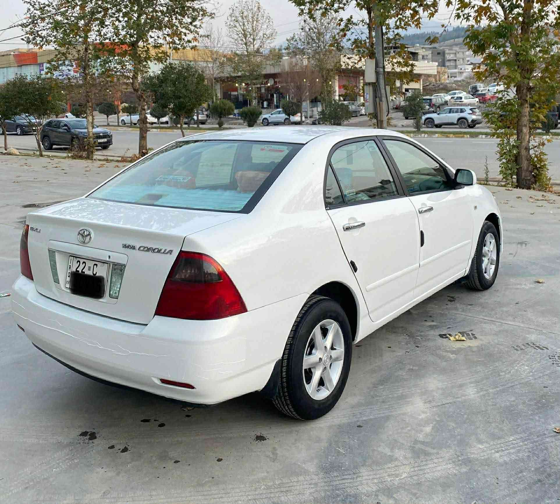 تۆیۆتە کرۆلە 2007 خەلیجی مەکینە گەورە تۆماتیک km260ڕۆشتوە  سپی بەفری فۆرمیکە ناوزەرد یەدەنیکل ویل کەپ  شاشە ئایپات بلاجکتۆر قوفل مەرکەزی سیارەکە زۆر جوان و خاوێنە چوار تای نوێیە توندو تۆلە تەبریت ساردو گەرم بەشەرت بۆیاخی نیە تەزرەی نیە پەلەیەک ساردی لەگەل کارتی هەیە جەمپەکی پێشی هەیە شانسی نەگرتوە  رەقەم سەنەوی نوێیە تا 2028 گشت گیانی بە شەرت  
نرخی 99$ کەمێک محامەلە 
ژمارەی خاوەنی :*********** أربيل, العراق
