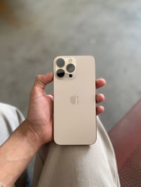 ١٦ برو ماكس • ذاكرة ٢٥٦ • بطارية ٩٤%