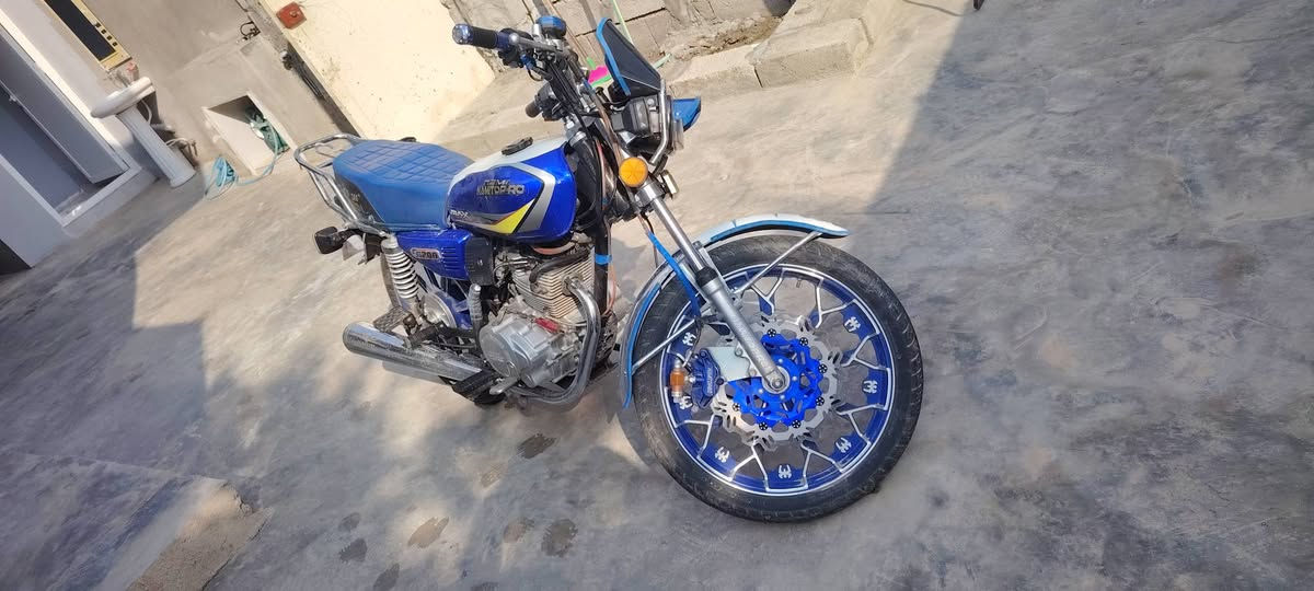 نامي برو محسن ٥ كير موديل ٢٠٢٥ ورقتين بي مكاتبه ورقه مال شريكه مابي عيب شغال نكره سلف ٧٦٠ وبي مجال مكاني امين بابير تريد انته تعال شوفه وتدلل ***********
