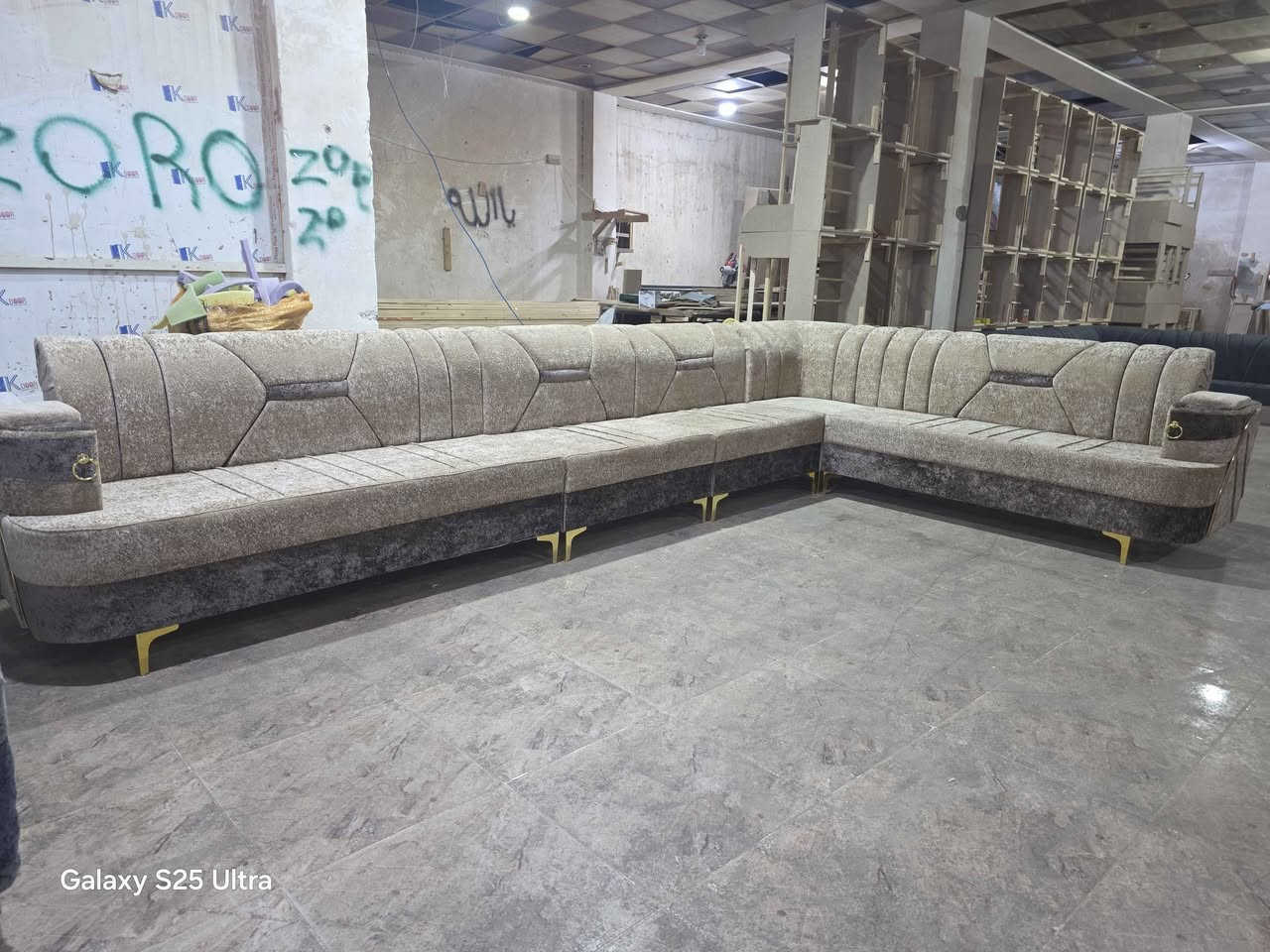 ديوان 7 متر 11مقعد سعر 300 الف مع توصيل داخل كركوك مجاني 
يوجد جمله بسعر 270 الف 
عنوان كركوك قادسية 
*********** كركوك, العراق
