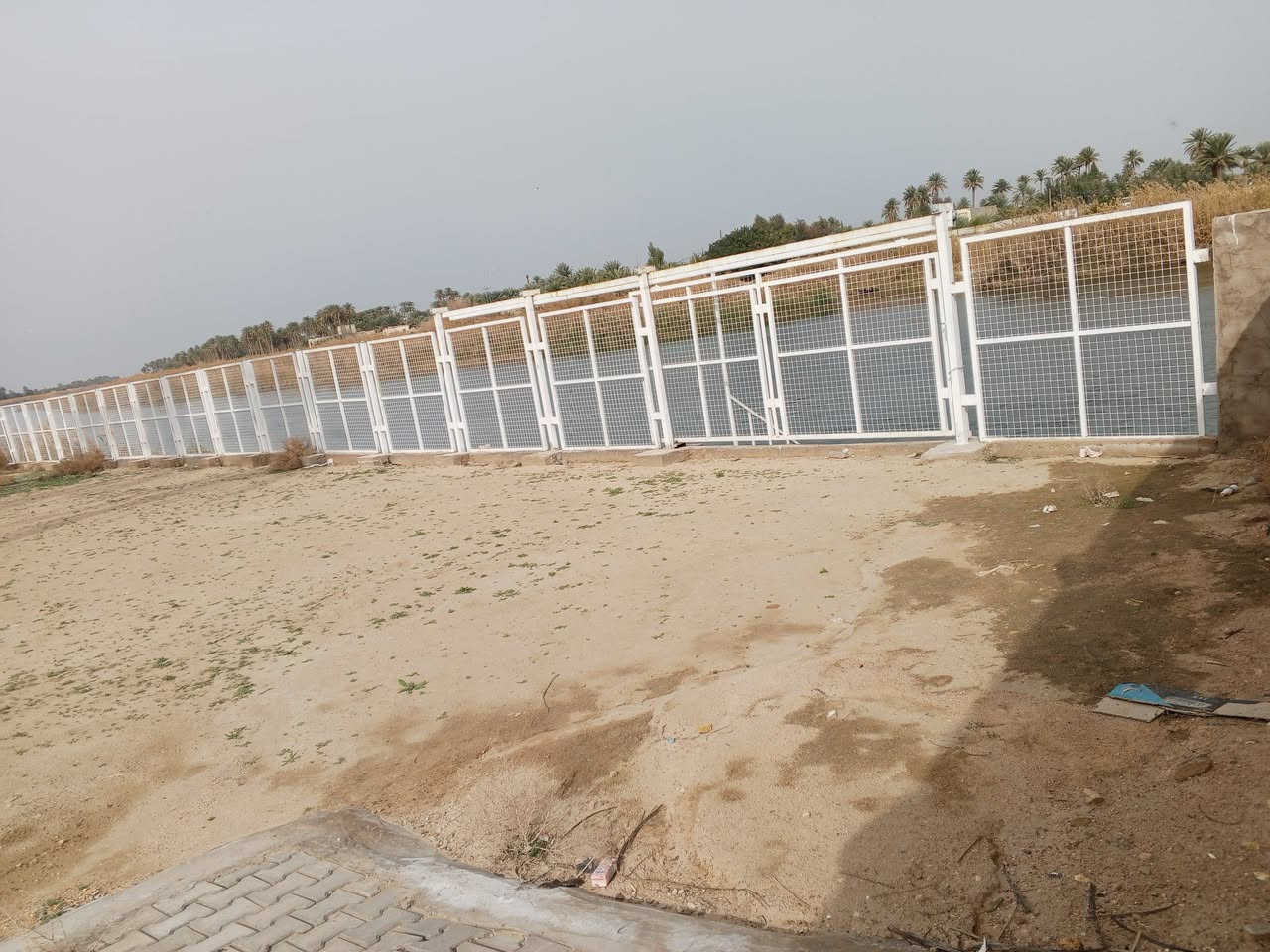 شاليه للبيع المساحه 1300متر المكان الكوفه شارع العلماء يعني عشط مع دونم سند 25 موبايل *********** سعرهه 60 بي مجال
