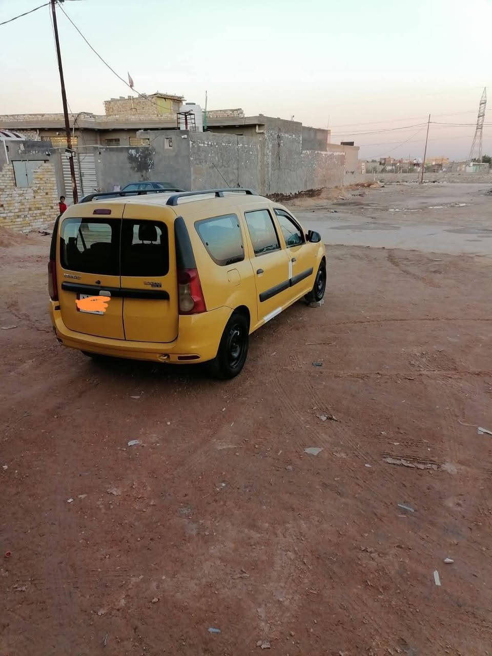 السلام عليكم من رخصت الادمن رينو لوكان ٧راكب للبيع مديل ٢٠١٠ رقم بغداد بأسمي سعر ٥٥ورقه مكاني بغداد ***********
