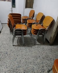 كراسي دراسية • ١٠ قطع • الحبيبية بغداد