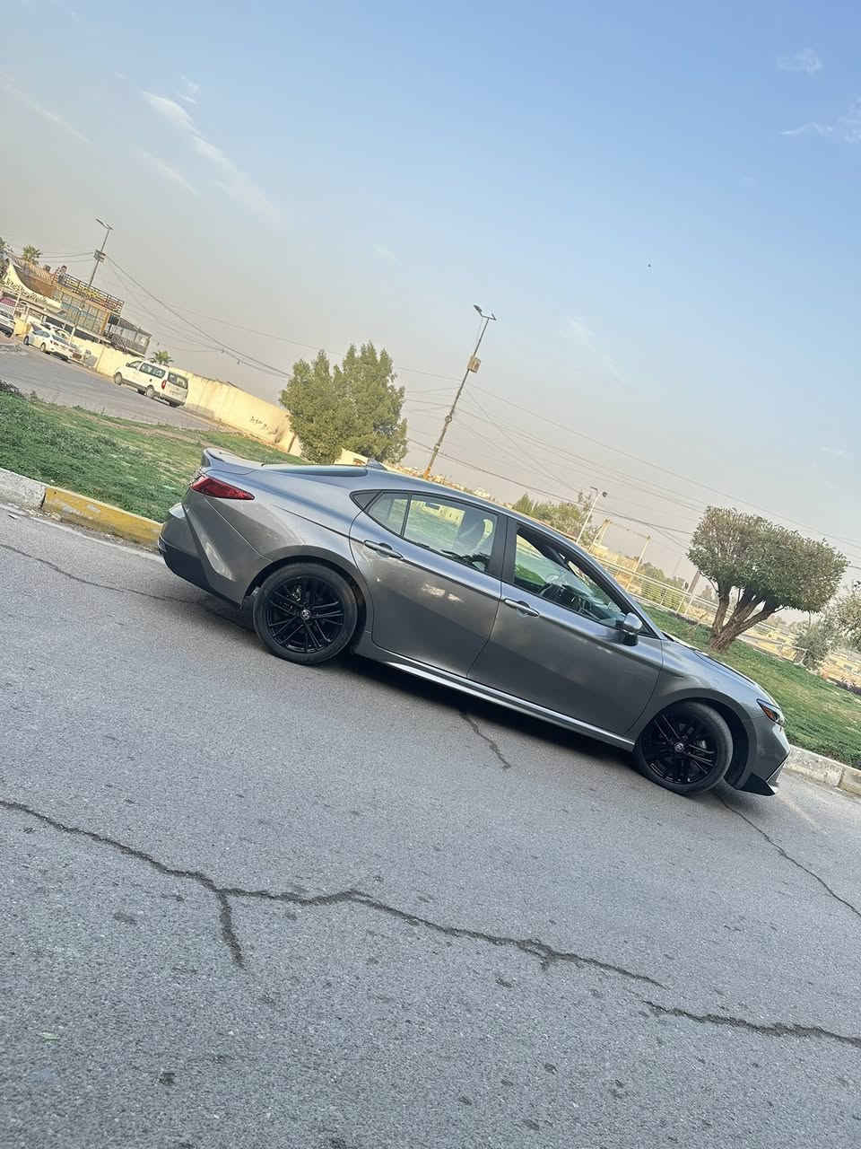 ♻️ تويوتا كامري2025SE
‏♻️ Toyota Camre   HEV 2025 ♻️هايبرد

 🌈لون السياره :(رصاصي غير محدد  )مميز اللون الجديد 🩶

🚘عداد المسافه:12000mi
🚘 بلد المنشأ : اليابان 🇯🇵 وارد امريكي 🇺🇸
🚘 سعة المحرك 2,5L هجين انسى شي اسمه صرف بانزين
🚘 مقاعد جلد لون رصاصي
🚘 عدد 12 AIR BAG
🚘شاحن موبايل اصلي (وايرلس)
🚘رادارات جانبيه وخلفيه واماميه
🚘 مقعد السائق تحكم كهربائيه
🚘 لد امامي ليلي ونهاري
🚘 لايت زينون LED + 
🚘  اشاره مرايه 
🚘 ويل كب 18black
🚘 مفتاح التشغيل بصمة + دخول ذكي +صندوك بصمه
🚘 شاشة + كاميرا دوارة اصلية
🚘 أوضاع القيادة  Drive Mode
🚘 حساسات ضغط اطارات
🚘 تبريد شاشة مناخين منفصلين 
🚘 قطعتين تبريد
🚘 هاند بريك كهرباء 
🚘كروس سرعه
🚘‏ Auto Hold  أوتو هولد 🚘
🚘انظمه القياده :سبورت ،نورمال،eco

🏁ملاحظه /ضرر السياره فقط باب عكس السائق  نفسه تصلح + بارد بالجاملغ الخلفي 👍

عنوان السياره📍..  /بغداد 

للاستفسار يرجى الاتصال على الرقم الاتي ☎️ 

  ☎️. واتساب ***********
