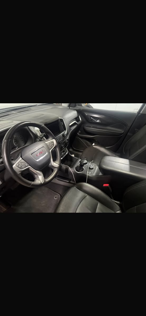 السلام عليكم جمسي تيران موديل٢٠٢٤ (at4)فول مواصفات ١/١ رقم اربيل  بأسمي ضرر بخ بنيد فقط  بأمريكا بدون ايرباك بدون دواخل  بدون شواصي ماشية ٢٠الف السعر (٢١٠)  مكان السيارة بغداد ***********
