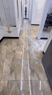 شقة للبيع – طابق أرضي مميز
شقة واسعة ومريحة للبيع بالطابق الأرضي، مناسبة للعوائل وتتميز بمواصفات جميلة:

 • عدد الغرف: 3 غرف نوم

 • الحمامات: 2 حمام

 • صالة استقبال ضيوف واسعة

 • مطبخ عملي

 • حديقة خاصة (فول حديقة)

 • جلسة خارجية للراحة والضيافة

 • مدخل سهل وموقع مناسب للخدمات

الشقة توفر خصوصية وراحة بسبب الحديقة والجلسة الخارجية، ومساحتها جيدة للعائلة والسكن الهادئ. مناسبة للسكن الفوري أو الاستثمار 

لاستفسار الاتصال رقم الهاتف *********** ويت ساب 

هاتف *********** حسين 📞
