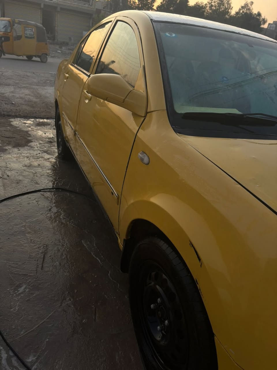 السلام عليكم سياره شيري A5 2010 
كير ومكينه مال كامري جديده 
حدادة وصدر امامي خلفي جديد خير من الله 
دعاميه اميمه خلفيه جديده كهربائيات كلها شغل جدبد 
السعر ٣٨ ورقه وبيها مجال تعال شوف سهله مكان الدوره 
***********
