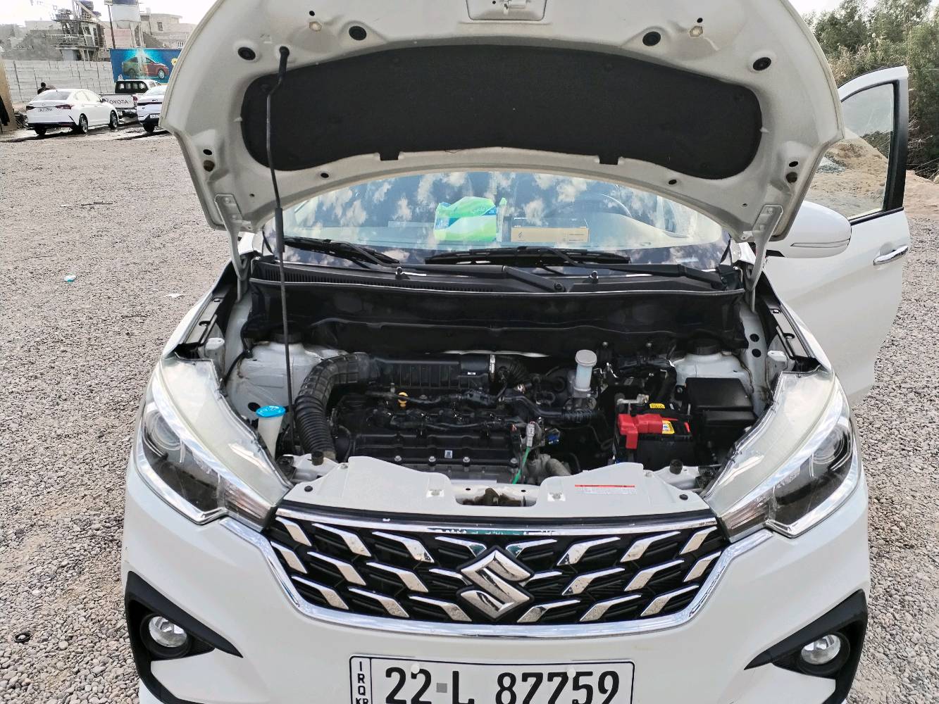 سيارة سوزوكي إرتيجا للبيع، لون أبيض بحالة ممتازة مثل الجديد، استعمال خفيف. السيارة واسعة ومريحة وتأتي بكافة المميزات الحديثة مثل الشاشة اللمسية ونظام القيادة السلس. مناسبة للعائلات وتوفر تجربة قيادة مريحة ومتعة.