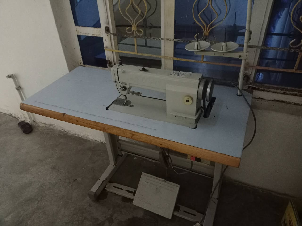 سلام عليكم مكينه للبيع كله شرط مابيه عيب سعره ميه الف وبيه مجال لطيبين عنواني كركوك  حي الحجاج سعر 100 ✍️***********
