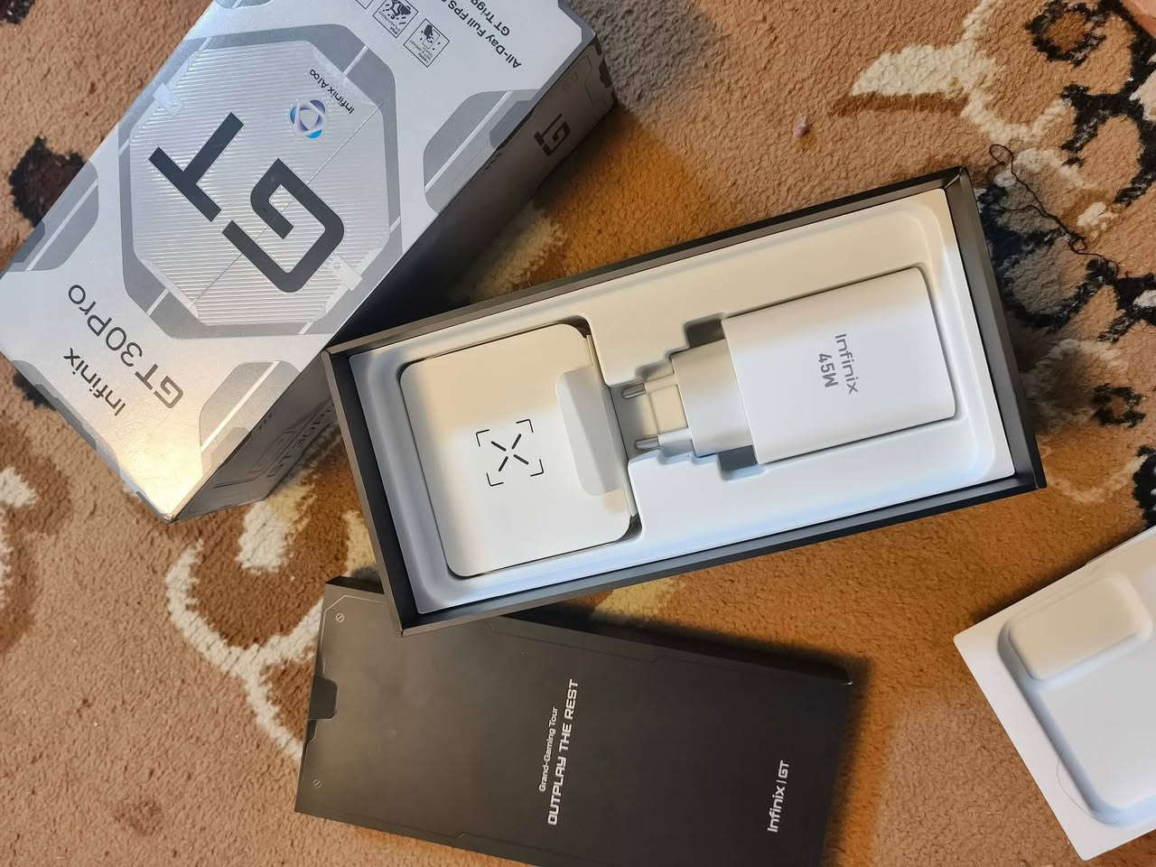 بسم الله .. للبيع انفنكس جي تي 30 برو
انفنكس جي تي 30 برو Infinix GT 30 Pro

ذاكرة 265 اخو الجديد شخط ما بي ما متعوب يجي بي شفتات من الشركة لمس للبوبجي 120 فريم كل الالعاب كامرة 108 ميگابكسل الشاحنة و السماعات ابد ما مستعملات ع وضع الشركة بس كسر خفيف بالجامة مال الكامرات الخلفية ما مأثر سعرها 10 الف 

السعر 300 خابرني او راسلتي ***********
