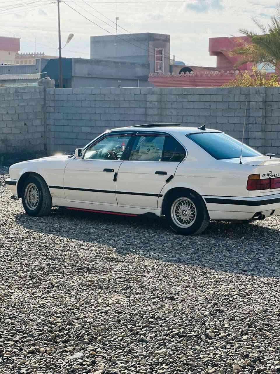 بي ام 525
كير عادي 
كير محرك خير من الله 
صدر جديد 
تواير جديد 
رقم انبار الماني مشروع وطني 
السعر 57 وبيها مجال
رقم الهاتف ***********
