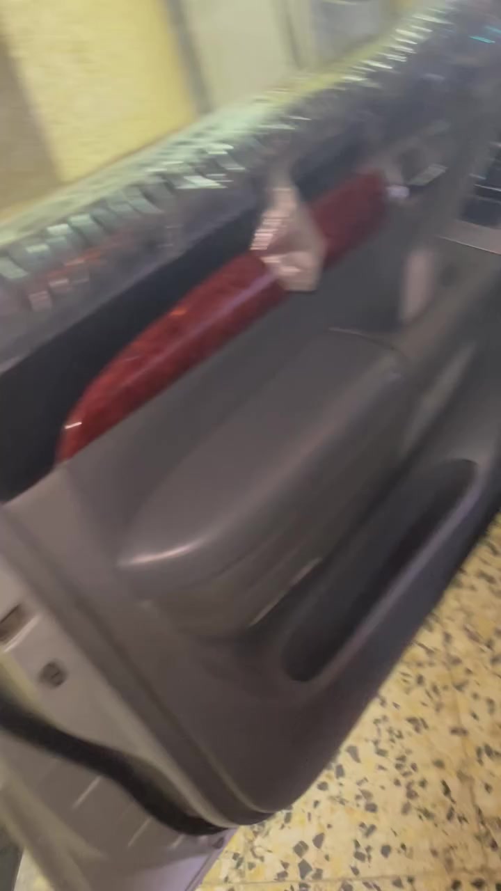 في اكس ألفين 2009 رقم ***********وتساب بس سعر190ورقه بيهـه مجال ماشيه متين 240
