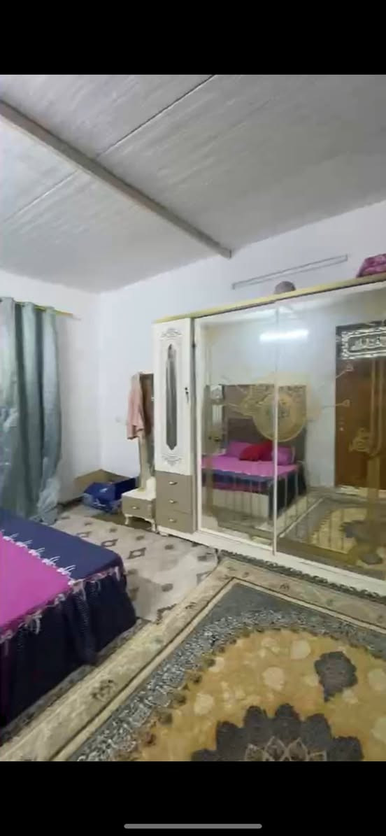 السلام عليكم 
بيت للبيع مساحة ٢٠٠مترا  وقف  
كميره شارع ابو دريس ***********واتساب
