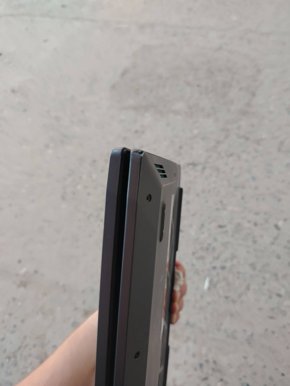 السلام عليكم ورحمة الله وبركاته
لابتوب lenovo loq للبيع
RTX 4060 8 GB
I7 13620
RAM 24 GB
SSD 512
SCREEN 15.7 INCH
مكاني بغداد لايوجد توصيل للاستفسار *********** وبي واتساب 
بي فقط طخات بالكفر الخارجي
ملحقات كيبورد وماوس كيمنك وستاند لابتوب وشاحنة

