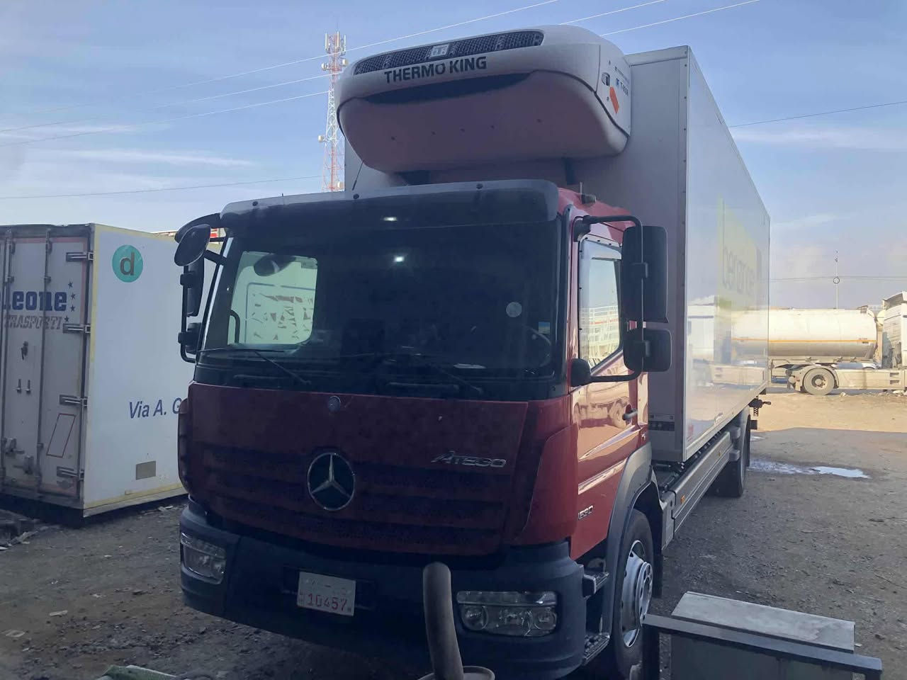 السلام عليكم اتيكو براد للبيع فول موصفات 2017حجم 1530 ثمانيه برغي حجم 22حساس كامره تحكم ستيرن جهاز ثرمونكيك حجم T800Rكير اوتو مثل ماموضح بالصوره سياره جديده سبرنك امامي جوبلس خلفي زنجبيل ثلوج بالتيار الخلفي الطول 780 للتواصل ع الارقام التاليه الهاتف:***********
