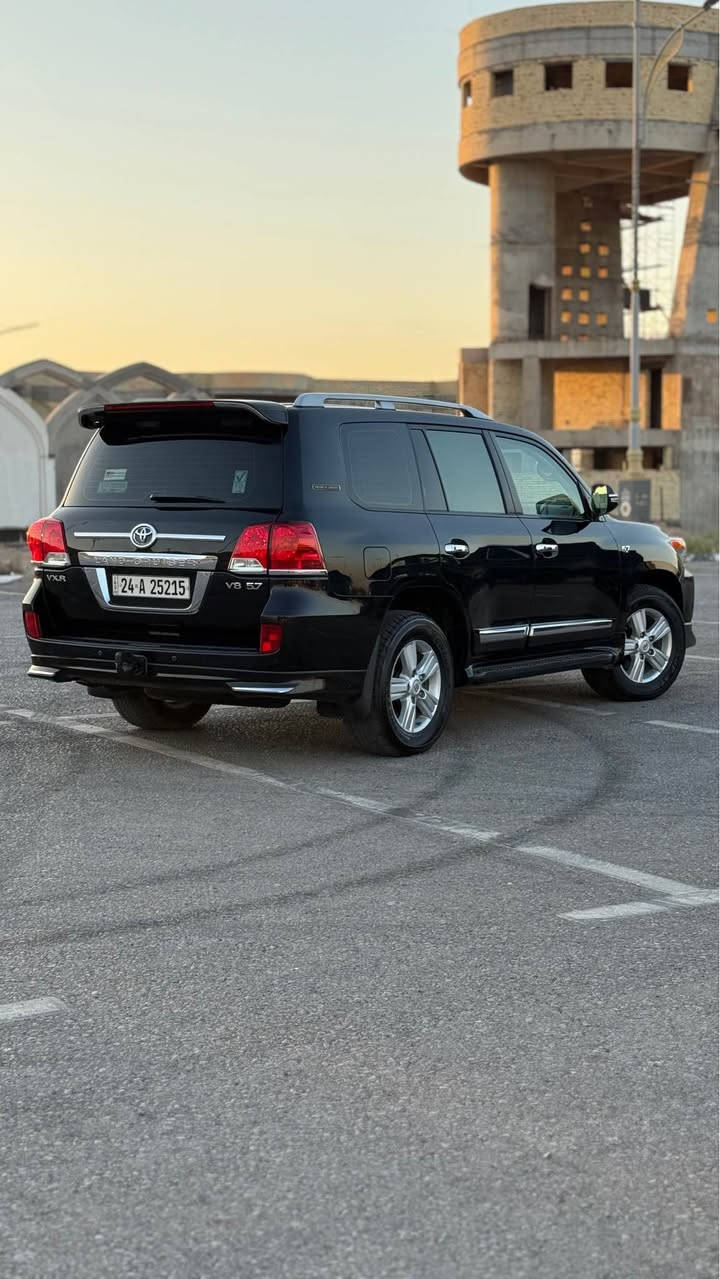 لاندكروز vxr 
موديل١٤
كفاله عامه 
ماشيه ١٥٠ الف حقيقي 
فول واحد على واحد 
كامرات محطيه ٣٦٠ 
حساسات امامي خلفي
جنطه كهرباء 
كشنات كهرباء 
تبريد كشنات 
سيسم سماعات jbl
تحكم ستيرن 
ستيرن كهرباء 
شاشه كبيره بلادي 
كامره خلفيه + اماميه 
مري اوتو 
مكينه ٥٧٠٠ كفاله كير كفاله
باقي مواصفات الvxrالمعروفه 
السياره عليها ادامه كامله وجاهزه ع ٢٤ حبه
السعر 405$ 
قابل للتفاوض 
مكان السياره كربلاء المقدسه 
***********
*********** كربلاء, العراق
