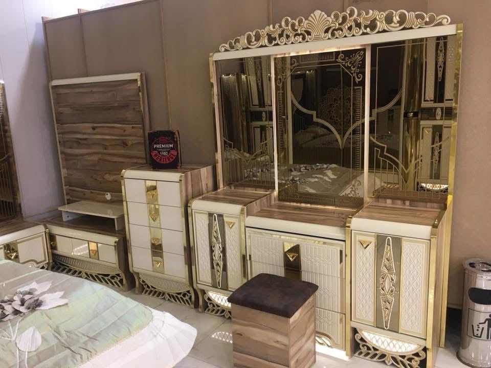 غرفة ملكية قياس ضخم ١١ قطعة خشب تركي ثقيل مو النوع السوقي الي يتعب بالفتح والشد

قطعها بالصور مبينة وما بيها ضرر أشياء بسيطة واستعمال قليل 

قطع الهيكل ثقيلة وسمكها ٢.٥ سم اكبر من اي غرفة ثانية
قطعها وقياساتها
كنتور عرض ٣٢٧ عمق ٦٤ ارتفاع ٢٤٠ بدون التاج
ملحق كنتور عرض ٩٠ عمق ٦٤ ارتفاع ٢٤٠
ميز تواليت عرض ١٦٣ عمق ٤٧ ارتفاع ١٩٠ بدون التاج
شازلون عرض ١٨٠ عمق ٤٠ ارتفاع ٤٤
مجرات عرض ٦٠ عمق ٤٥ ارتفاع ١٠٦
ميز تلفزيون عرض ١١٥ عمق ٤٧ ارتفاع ١٨٠
ميز جانبي (عدد ٢) عرض ٧٠ عمق ٤٧ ارتفاع ١٨٠ 
سرير عرض ١٨٠ عمق ٢٠٠ ارتفاع ١٨٠ بدون التاج
مراية زاوية
طابورية

ماخذها بسعر ٢٥٠٠$ والوصل عندي 



عارضها ب٢ مليون فقط


عنواني بغداد / رصافة

للتواصل واتساب 



***********