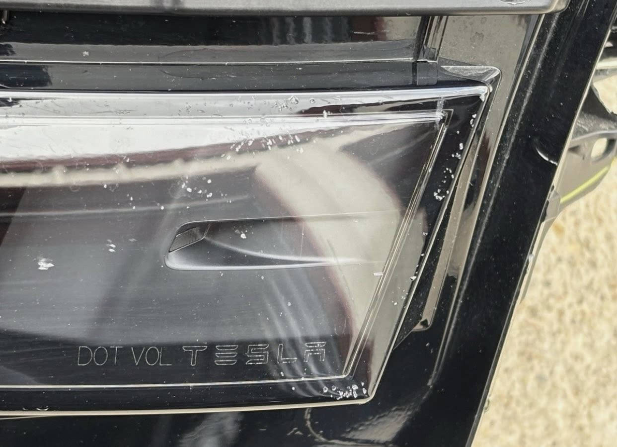 لايت تسلا موديل Y 2025 juniper
بلادي مال تفصيخ يعني مو صيني سنه وتعطل المحولة مالته
جميع الملاحظات واضحة بالصور
السعر ٥٠٠ الف 
يتوفر توصيل


**إذا كنت صاحب هذا الإعلان وتريد حذفه لأي سبب، رجاءا أرسل رسالة إلى الدعم الفني**