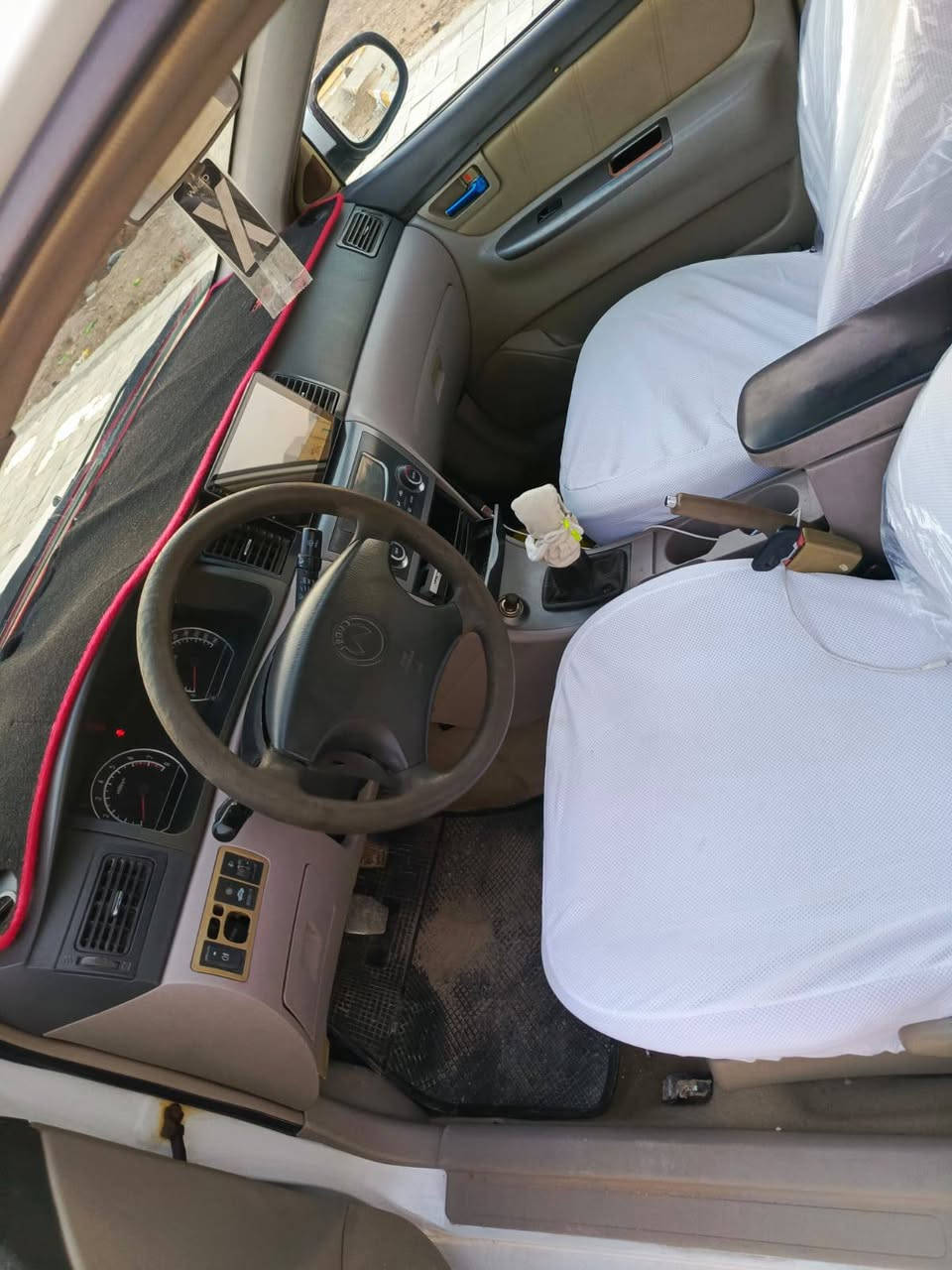 جيلي موبل موديل 13 سيارة مكفولة من كلشي سيارة جاهزة على اخر حباية مكينه وكير وحدادية و تخم تاير وتبريد كلة جديد سيارة بلادي لا ضربة ولا تبديل. مكاني كوت السعر 48 وبيهة مجال بسيط
***********
