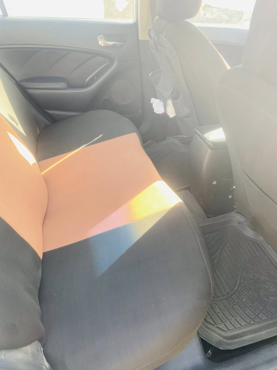 السلام عليكم كيا فورتي موديل 2014 رقم كربلاء باسمي ضرر جاملغ خلفي وجنطه مراوس حسب القناعه مكاني بابل 

***********
