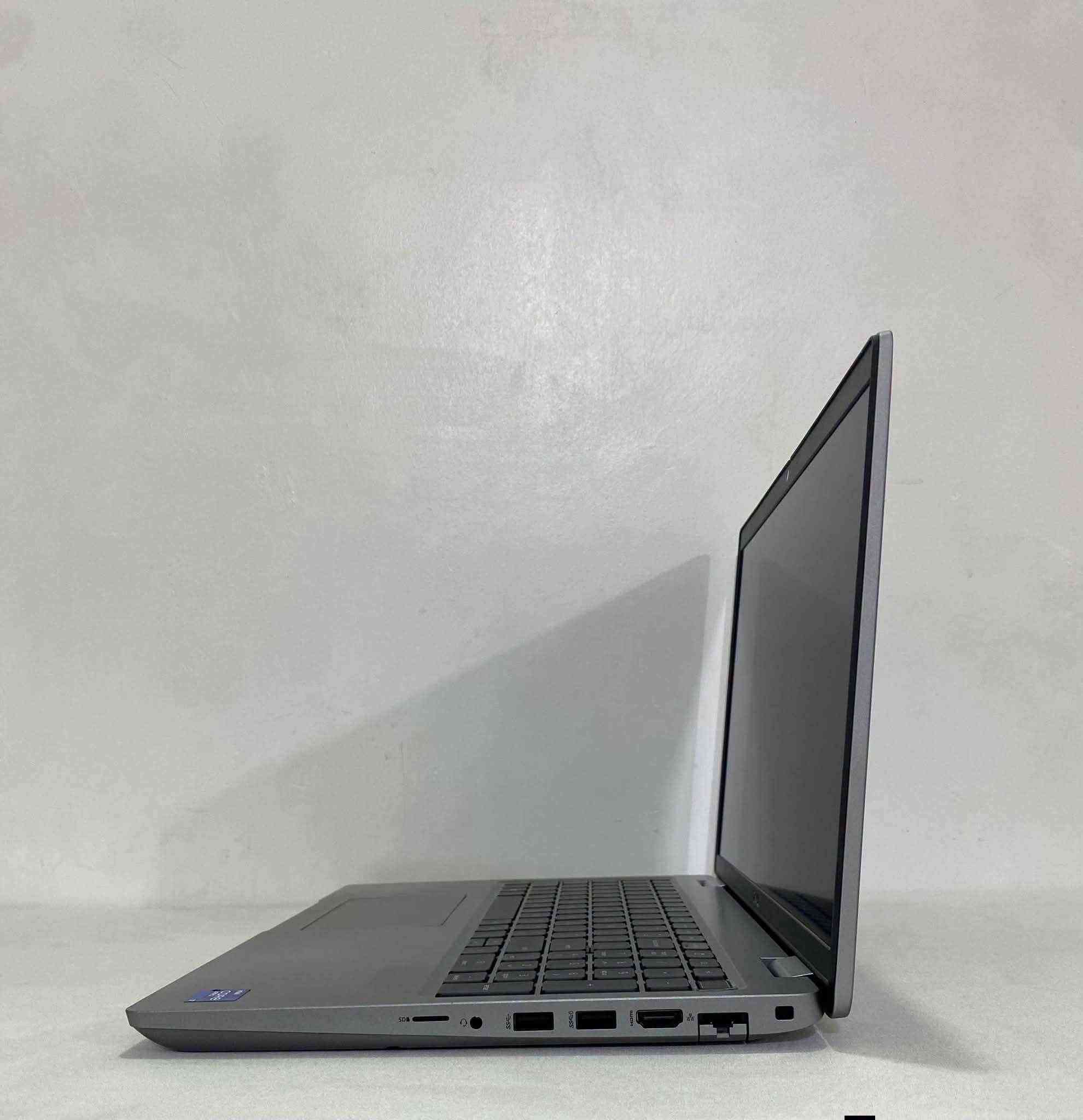 لابتوب Dell Precision 3561

⚜️ المواصفات:
⚜️ المعالج: Core i7 — الجيل الحادي عشر — فئة H
⚜️ الرام: 16 كيكا DDR4
⚜️ الهارد: 512 كيكا SSD
⚜️ كرت شاشة خارجي: NVIDIA Quadro T600 — 4 كيكا
⚜️ حجم الشاشة: 15″ — دقّة FHD
🤍🤍🤍🤍🤍🤍🤍🤍🤍🤍
🎁 الهدايا والملحقات:
• حقيبة لابتوب
• شاحن لابتوب
• ماوس
• ماوس باد
• تغليف احترافي (داخل كرتونة)

🛡️ الضمان والخدمات:
• فحص اللابتوب و مقارنة المواصفات و النضافة قبل الاستلام عند المندوب.
• ضمان أسبوع كامل بعد الاستلام.
• تنصيب ويندوز حسب الطلب مع جميع البرامج الأساسية و Office مثبتة.

🚚 التوصيل: التوصيل متوفر إلى جميع محافظات العراق

📞 للحجز أو الاستفسار (متوفر واتساب): ***********

📌 موقّعنا: بغداد الامين الثانية

💰 السعر: 700,000 دينار عراقي بغداد, العراق
