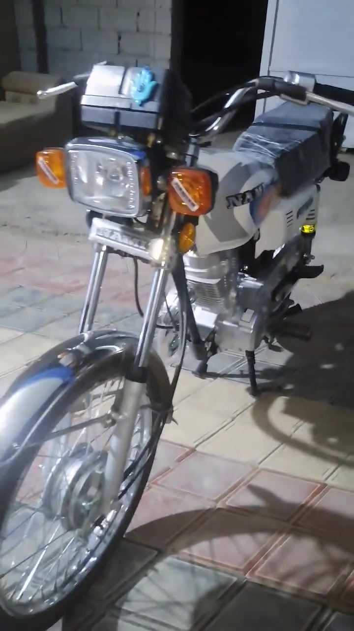 سلام عليكم درجة نامه وراق صولي دراجه صارله سبوع معمره وراعيه متوازي يريد يبيع هاذه رقم راعيه ***********مامتواجد خاص ناصريه مركز
