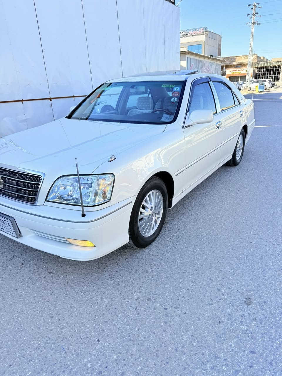 سلام عليكم سياره للبيع ثلاث دگم كرستال فتحه تحكم ستيرن اصل كرستال مديل ألفين وثلاثه شاطي خمسه وسبعين الجوه تحويرت نجف والفوك أمارات الويل حصيره ملسق وسنويه ورقم ما مدفوع گمرگه ولا مفحوصه لاكص ولاضربه ولا نقل چثه رقم للتواصل ***********
