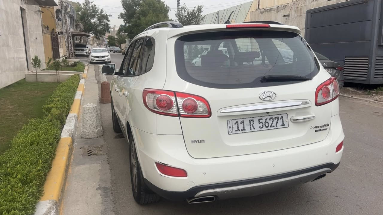 السلام عليكم
سنتافيا 2012 كويتي 
فول بصمة تشغيل 
بصمة ابواب
فتحه
محرك 6 مكفول بدون رواجز
7 راكب
تبريد 3 قطع
ستيرن صاج بلادي
 كشنات جلد قرميدي
ومغلف جلد  للحماية
ماشية 146
سيارة مكفوله عده صبغ بسيط بالجنطه يم الرقم
السعر 174
مكاني بغداد
***********
