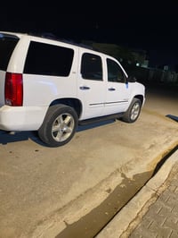 تاهو 2009 ادوات خليجي LTZ فول مواصفات لون ابيض تشغيل عن بعد كشن منفلص ...